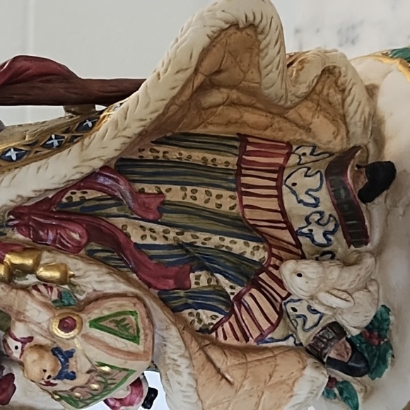 Vintage Musical Porcelain Santa with Bunnies Plays I wish you a Merry Christmas - Picture 12 of 16